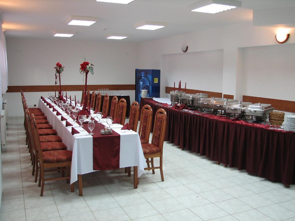 Hotel Kristaly Hajduszoboszlo Ngoại thất bức ảnh
